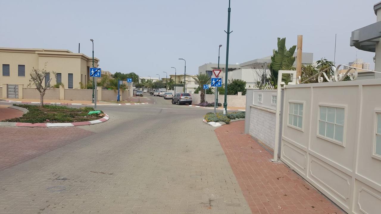 Regina'S Place Or Akiva Extérieur photo