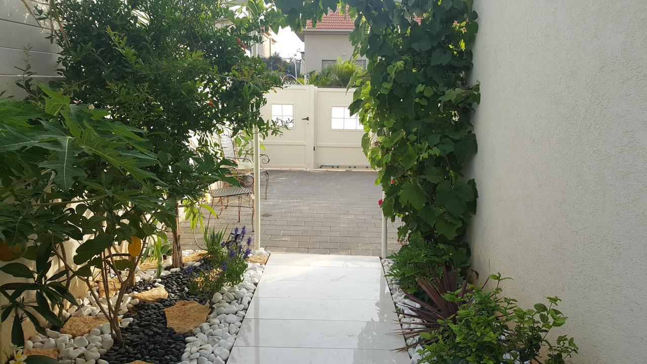 Regina'S Place Or Akiva Extérieur photo